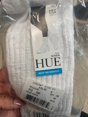 HUE Women’s White Slouch Crew Socks - 1 Pair Pack